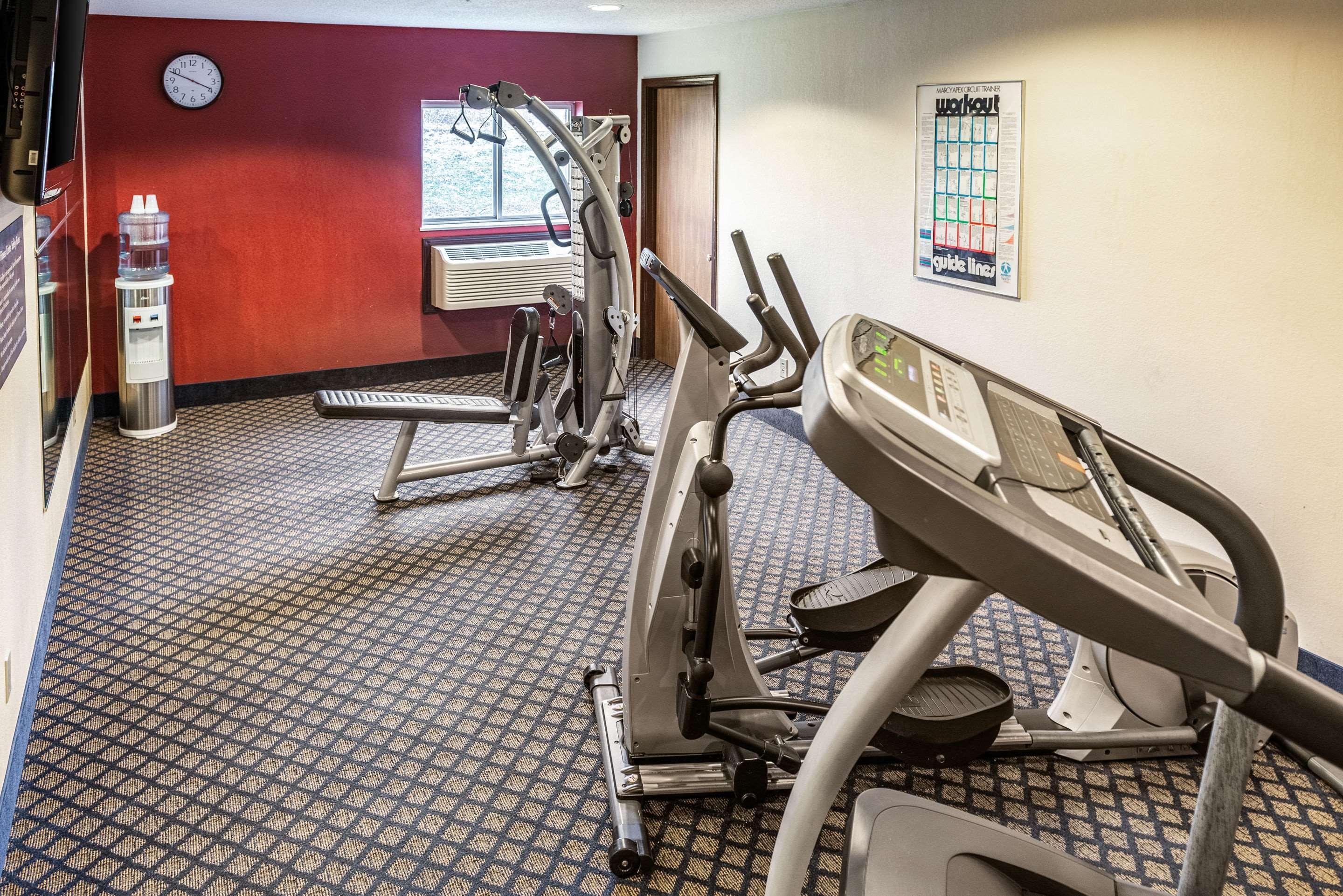 Quality Inn & Suites Seville Екстериор снимка