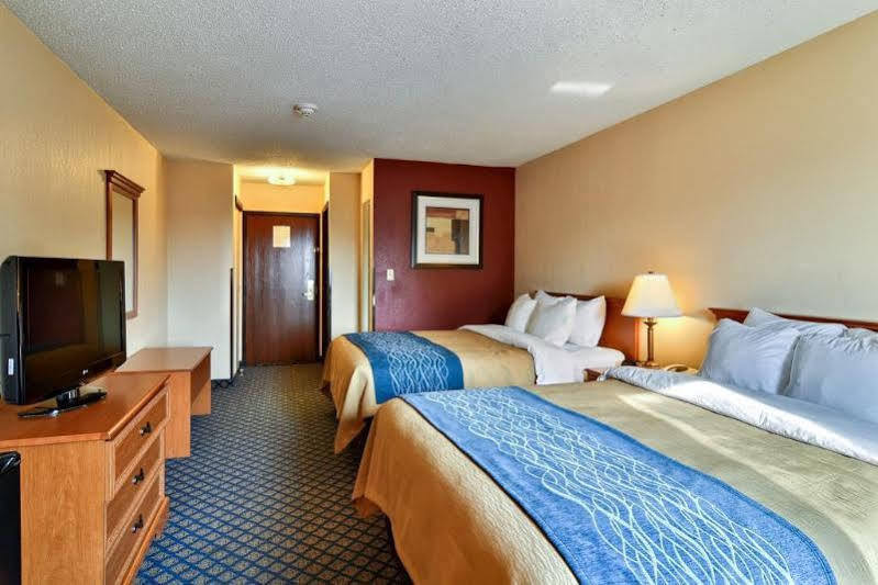 Quality Inn & Suites Seville Екстериор снимка