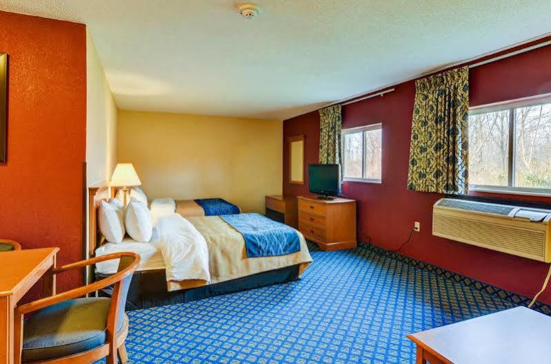 Quality Inn & Suites Seville Екстериор снимка